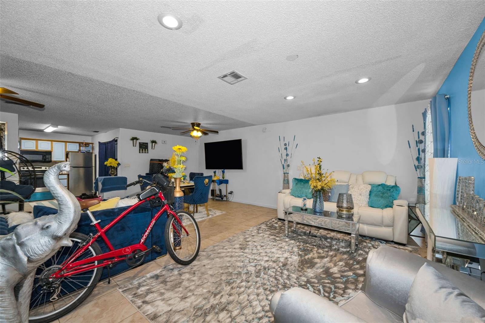 7526 CAROLTON CIR