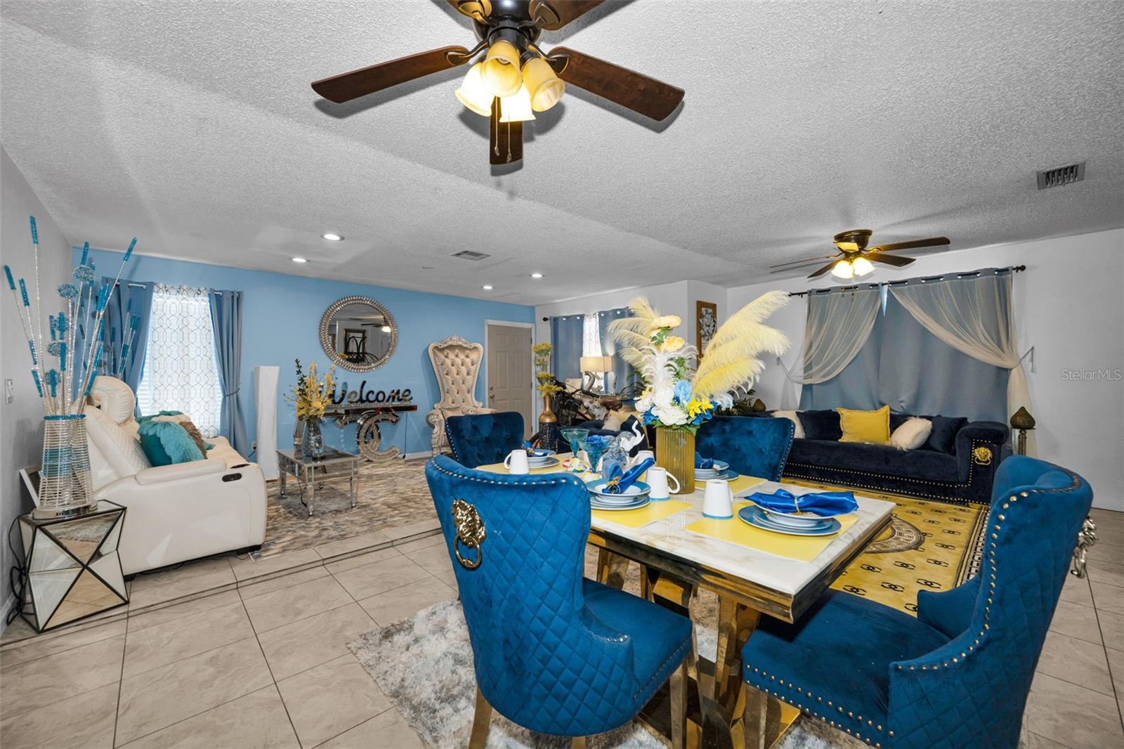 7526 CAROLTON CIR