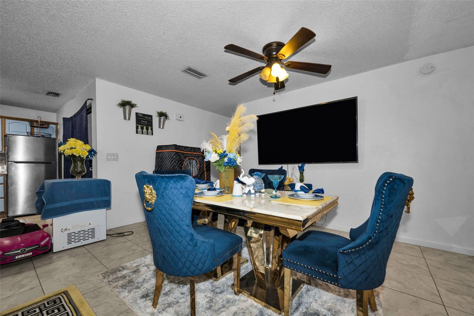 7526 CAROLTON CIR