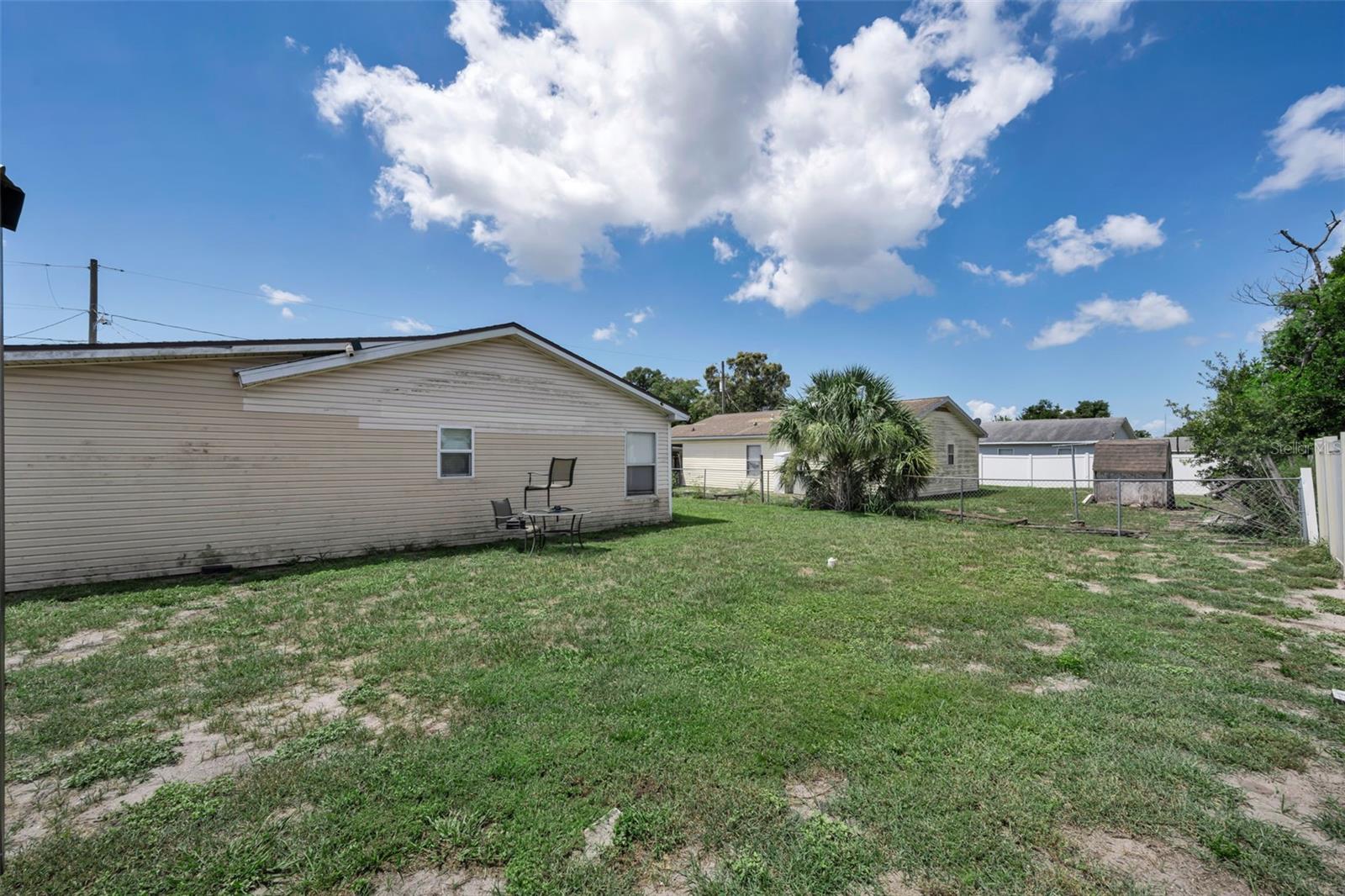 7526 CAROLTON CIR