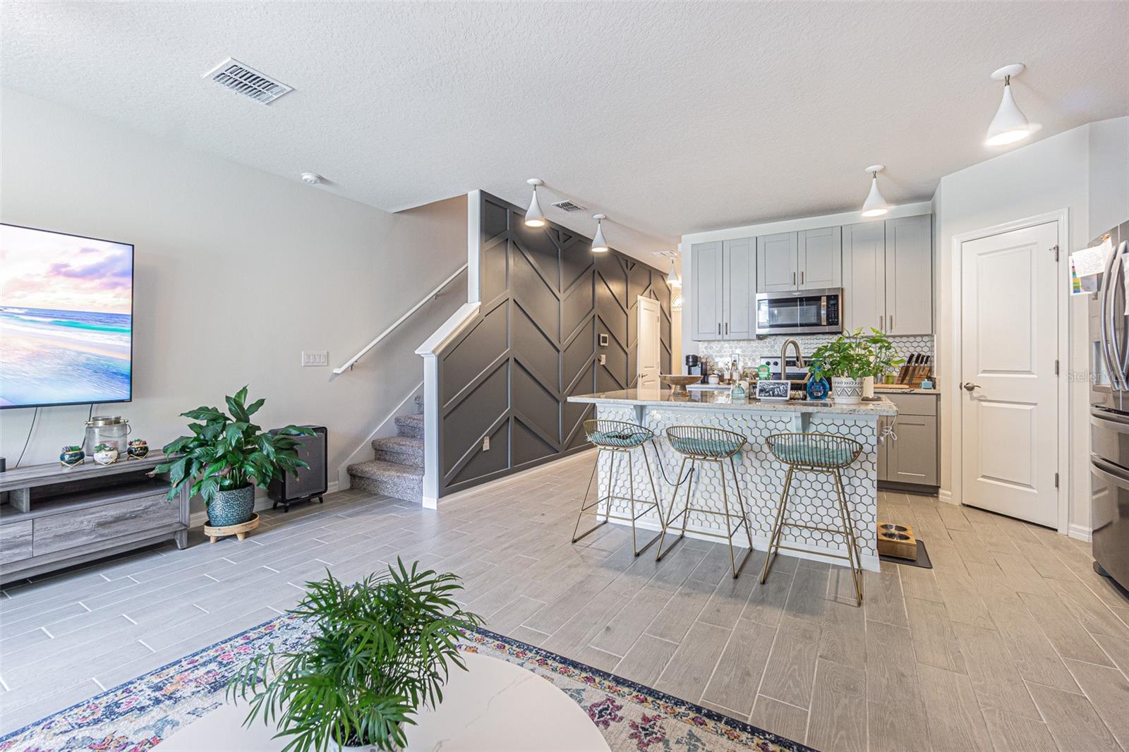 2714 CHESTNUT CREEK PL