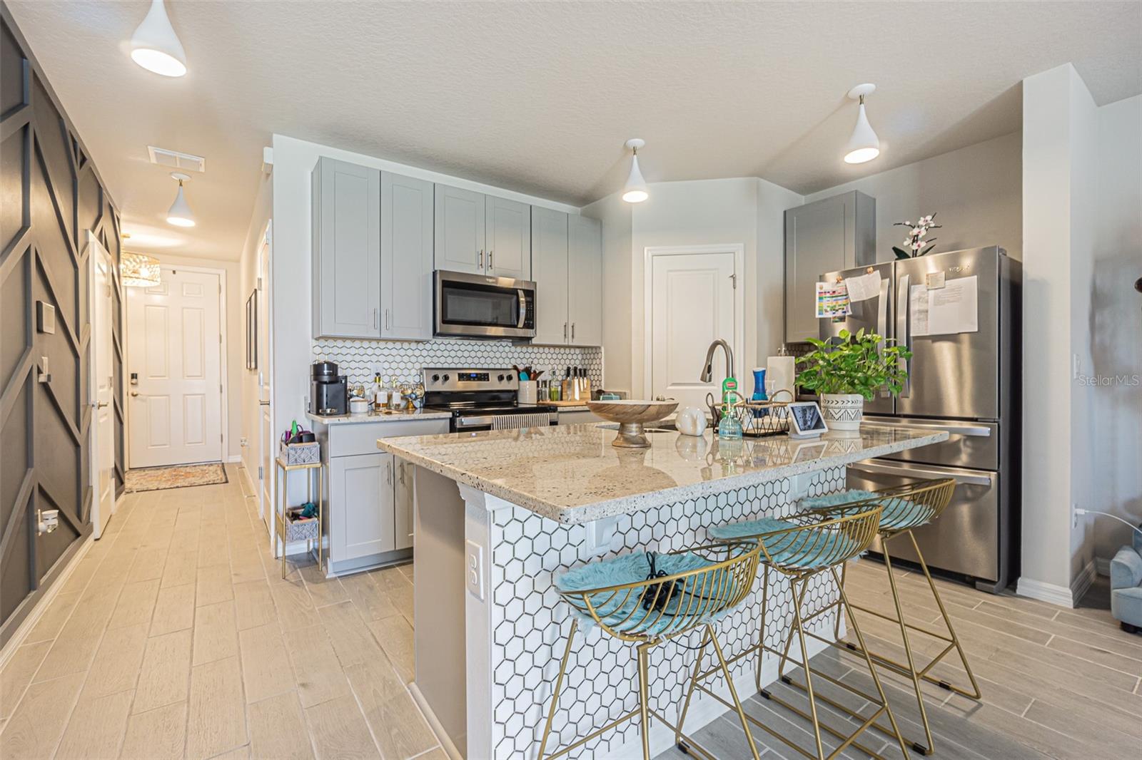 2714 CHESTNUT CREEK PL