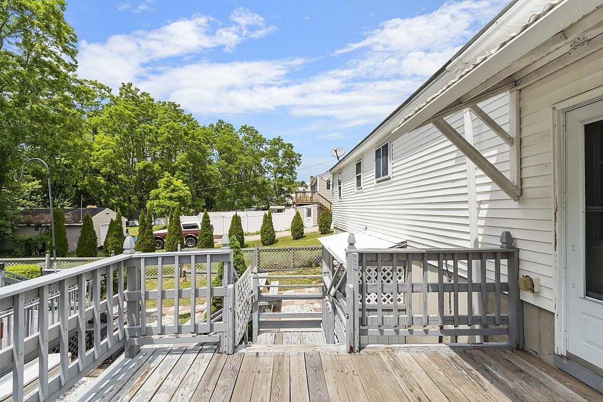 351 South Mammoth Road