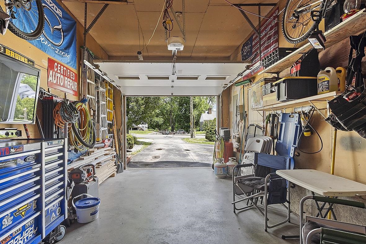 351 South Mammoth Road