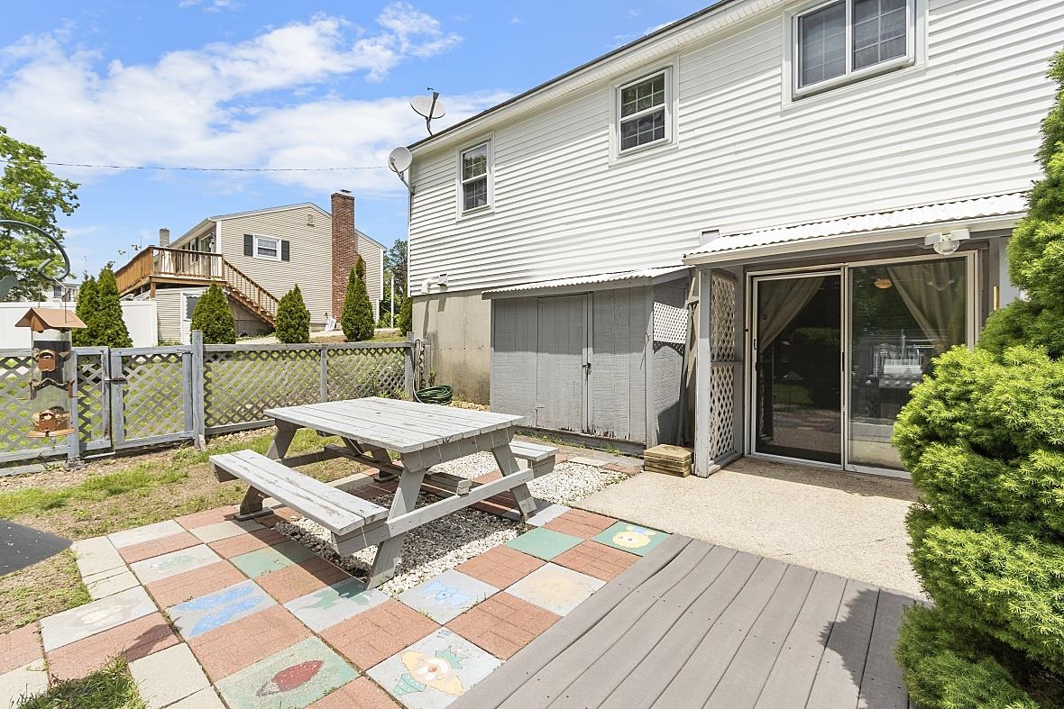 351 South Mammoth Road