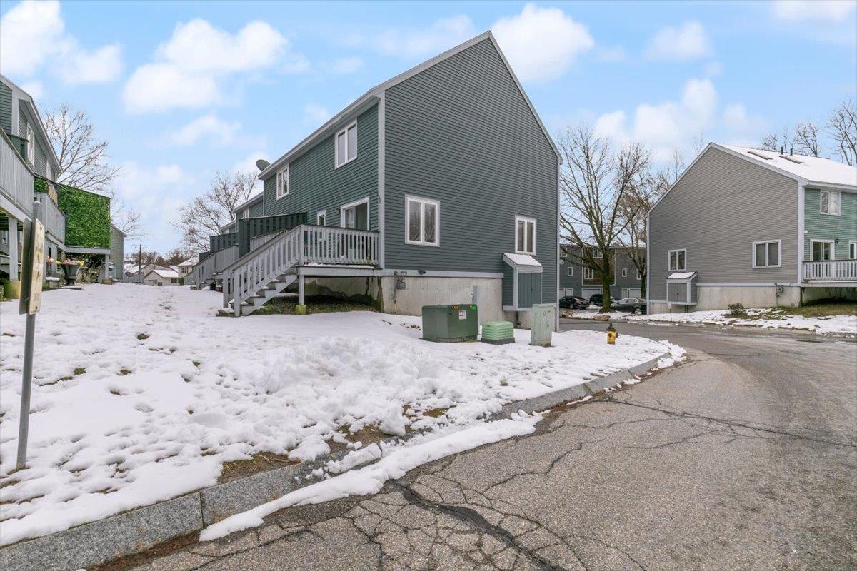 11 Valley West Way