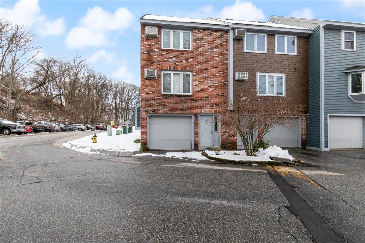 11 Valley West Way