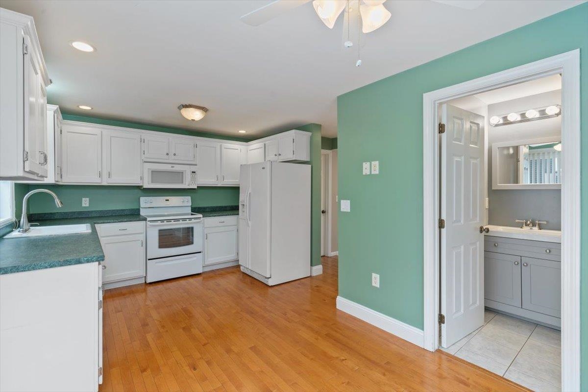 11 Valley West Way