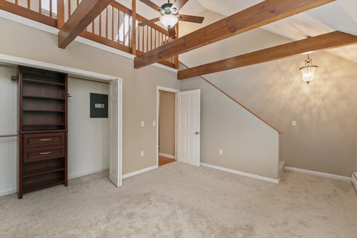 11 Valley West Way