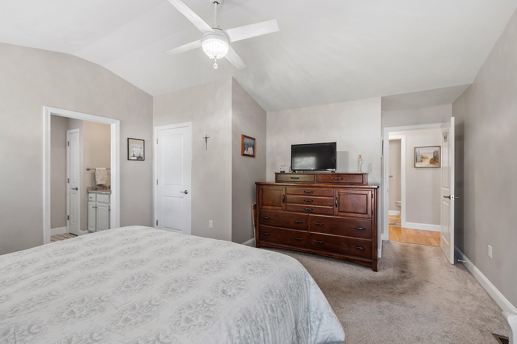 1 Redwood Road Unit: 216/28