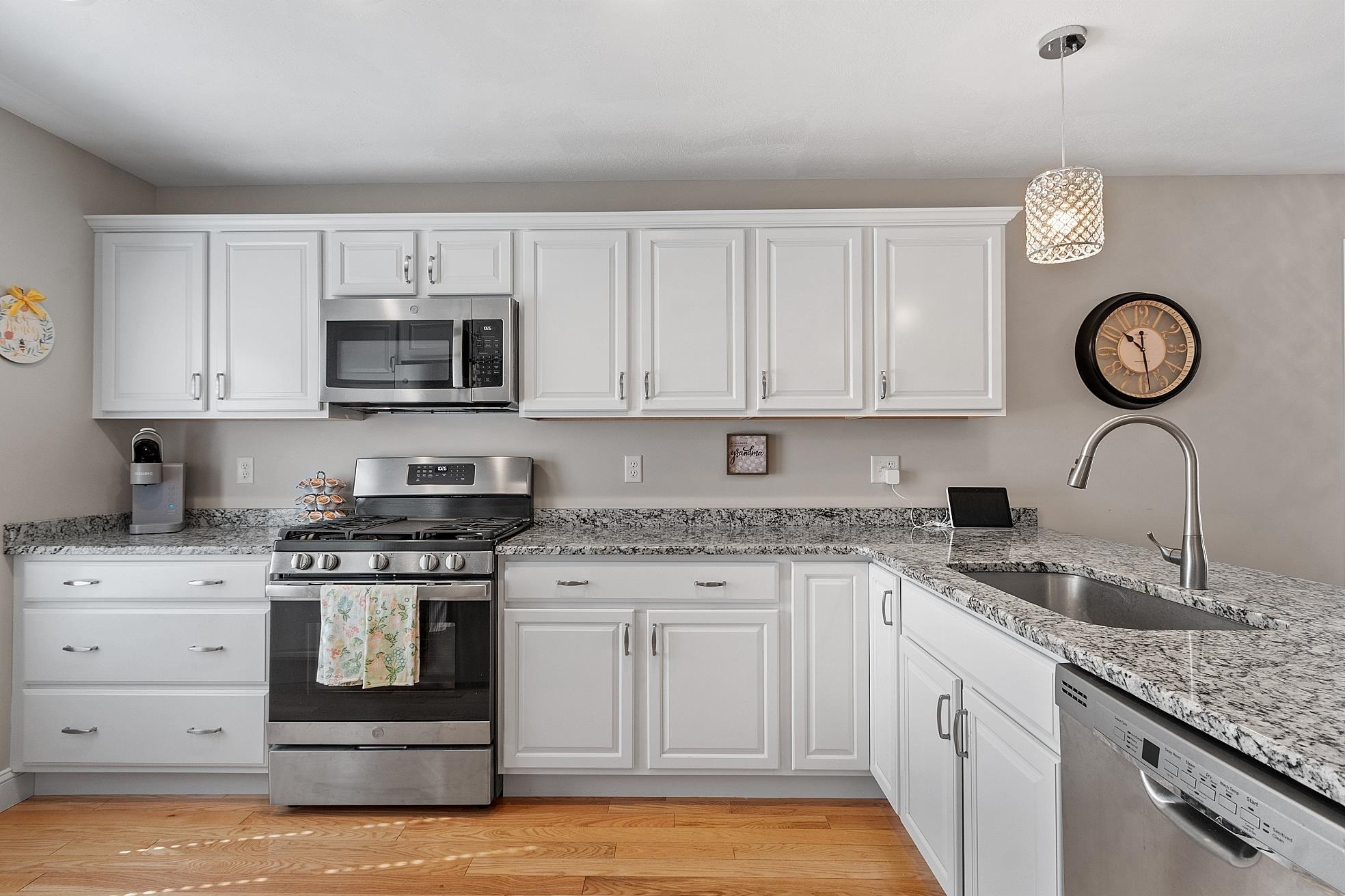 1 Redwood Road Unit: 216/28