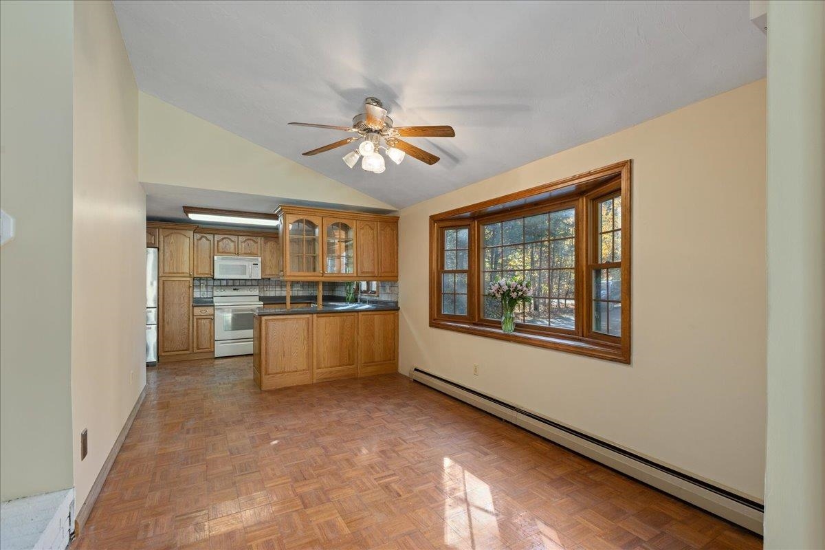 18 Royal Range Road