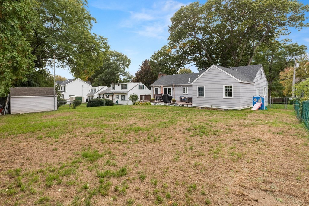 190 Low St