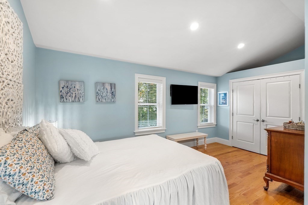 25 Cherry St # 3