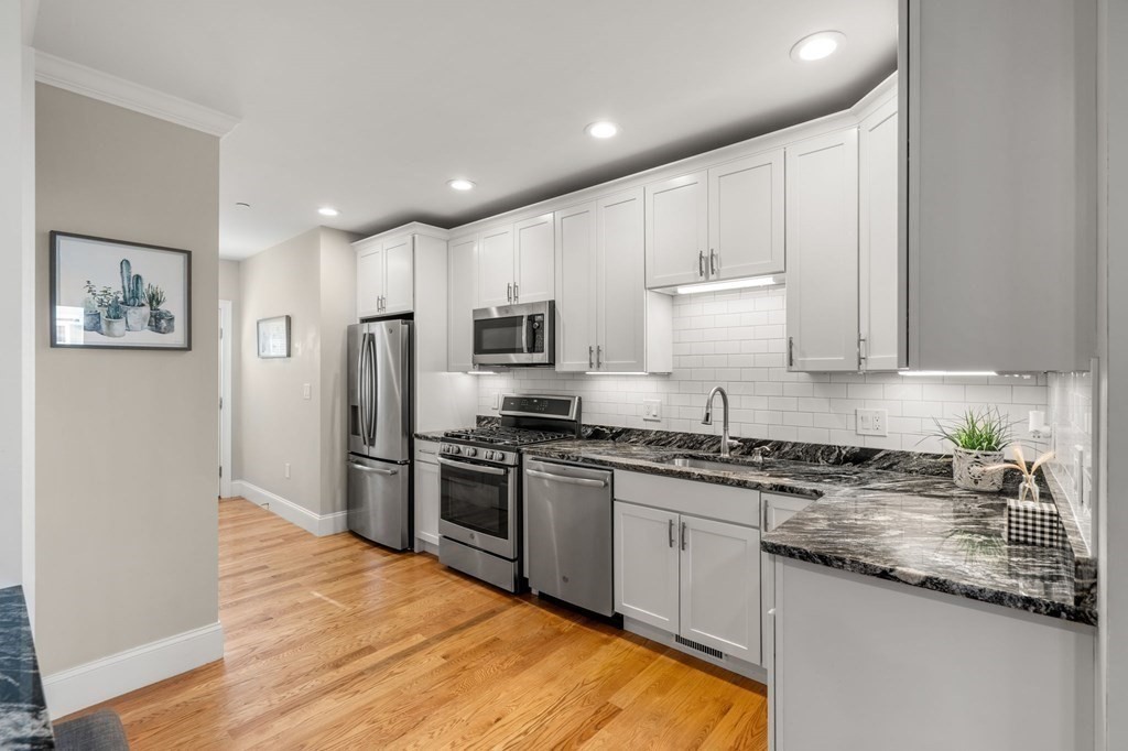 25 Cherry St # 3