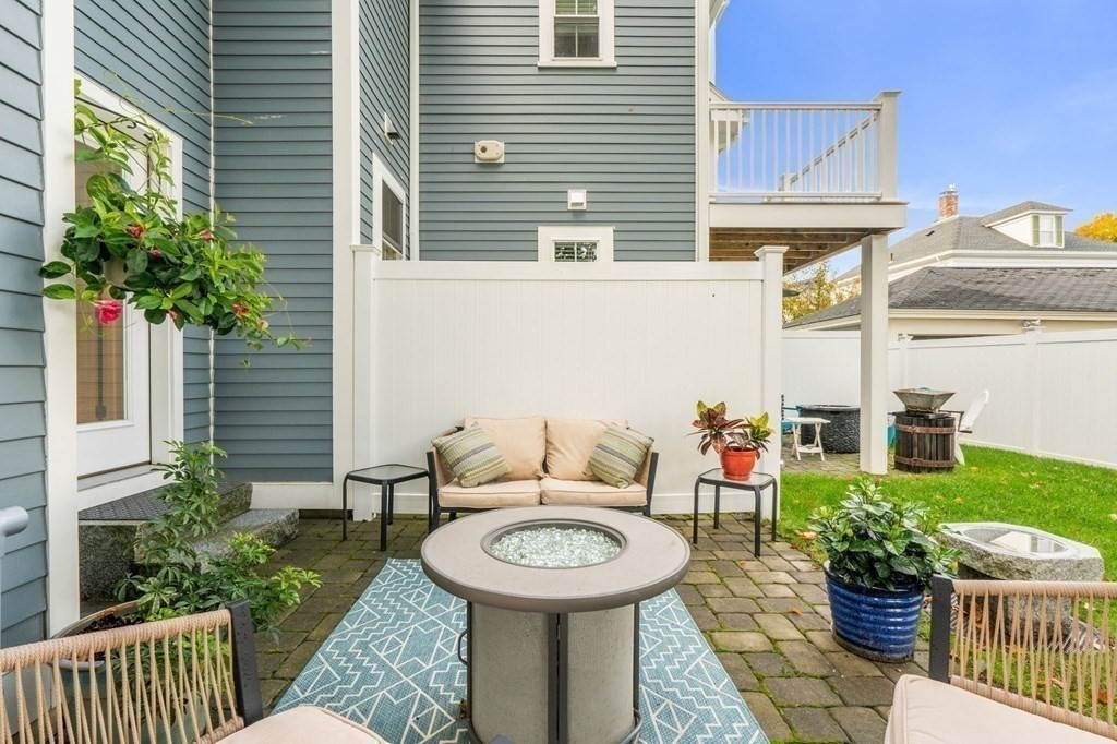 25 Cherry St # 3