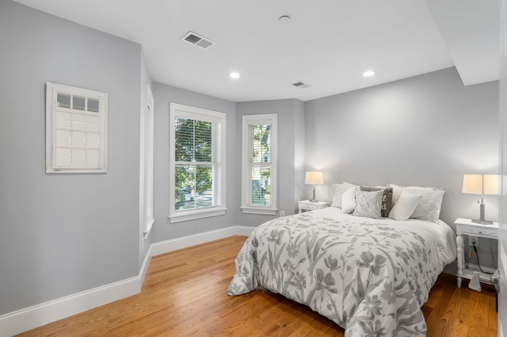 25 Cherry St # 3