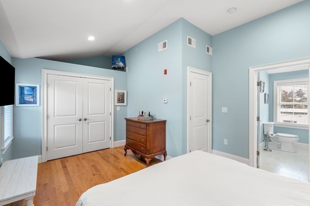 25 Cherry St # 3