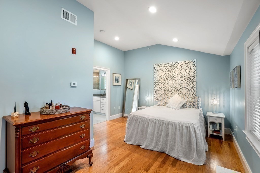 25 Cherry St # 3