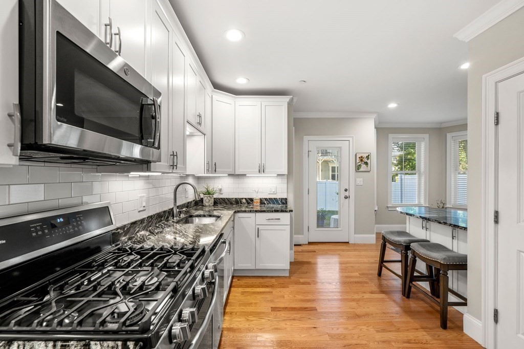25 Cherry St # 3