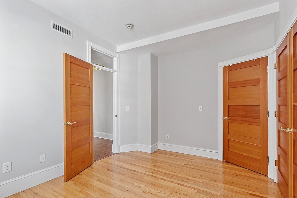1 High St # B