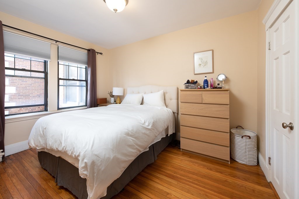 66 Queensberry St. # 321