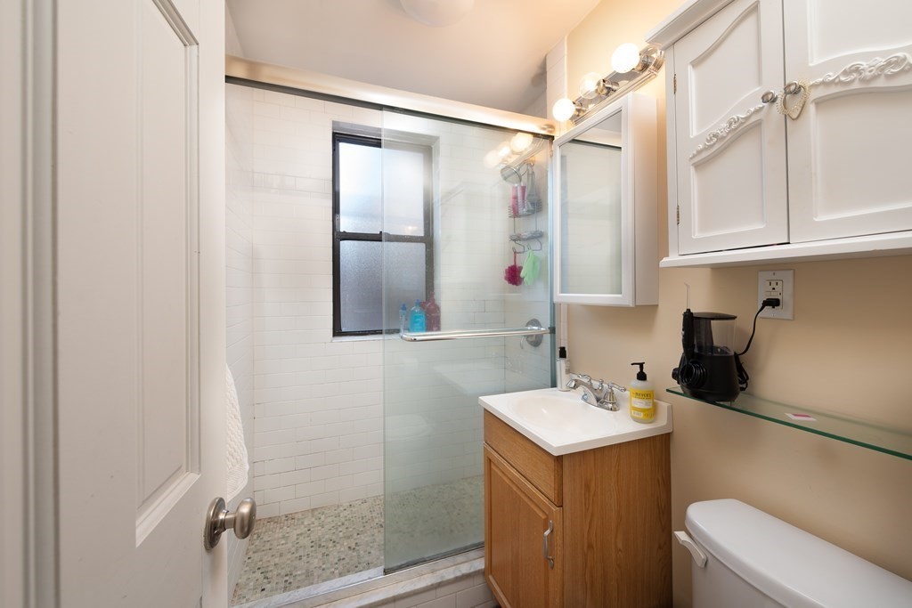 66 Queensberry St. # 321