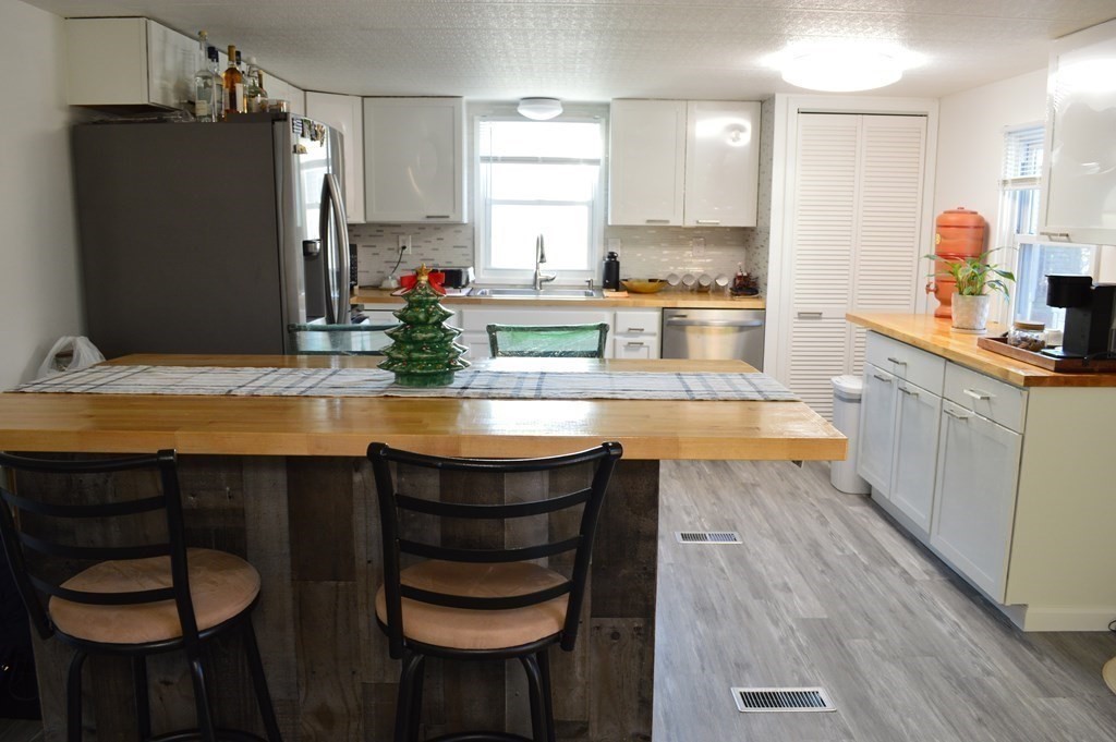 6 Kendell Ln