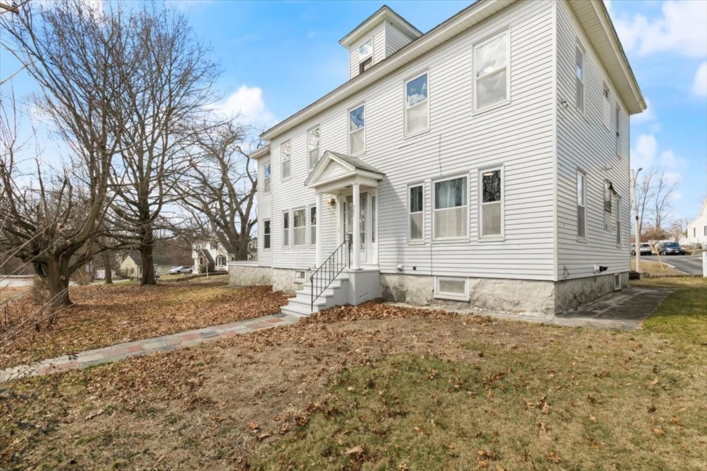 527 Lowell St