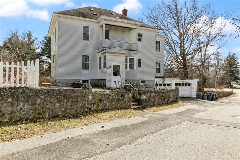 527 Lowell St