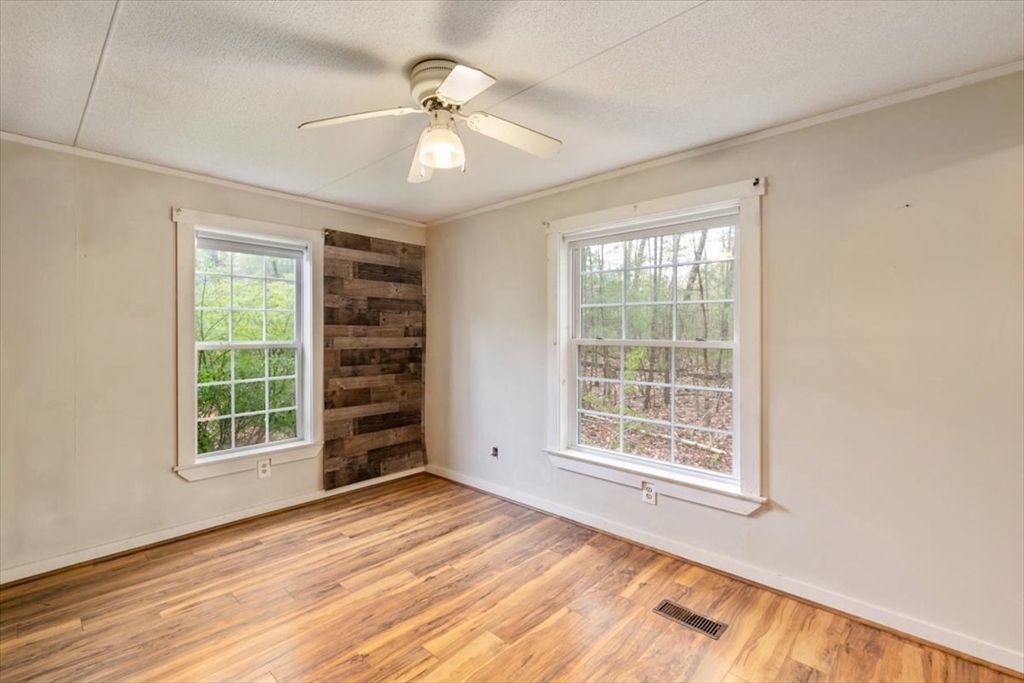 84 Forest Rd