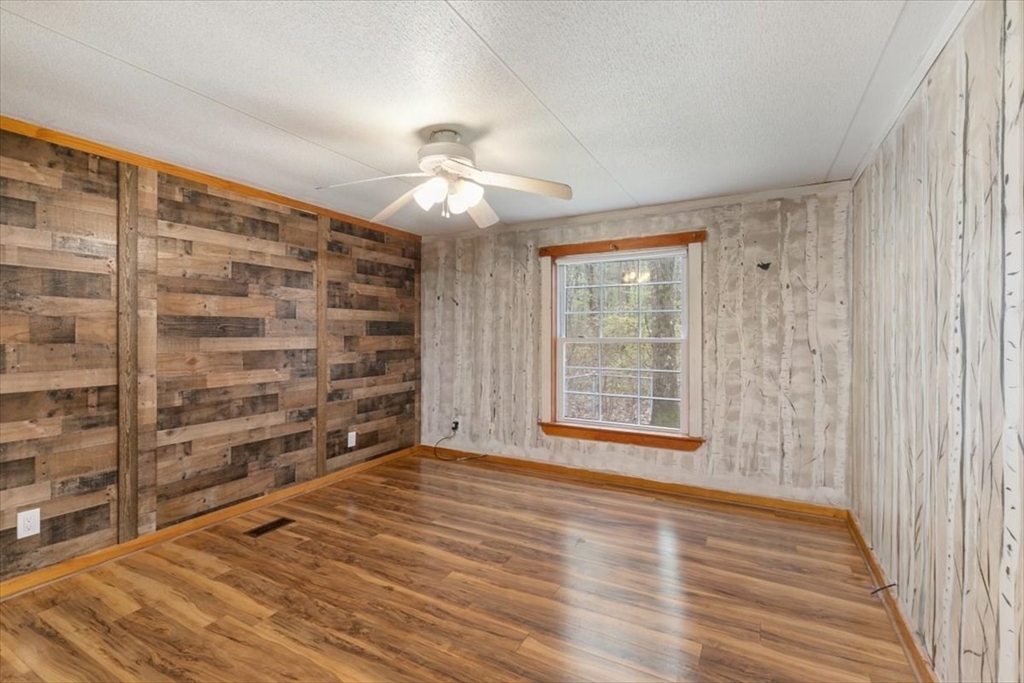 84 Forest Rd