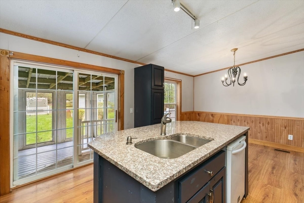 84 Forest Rd