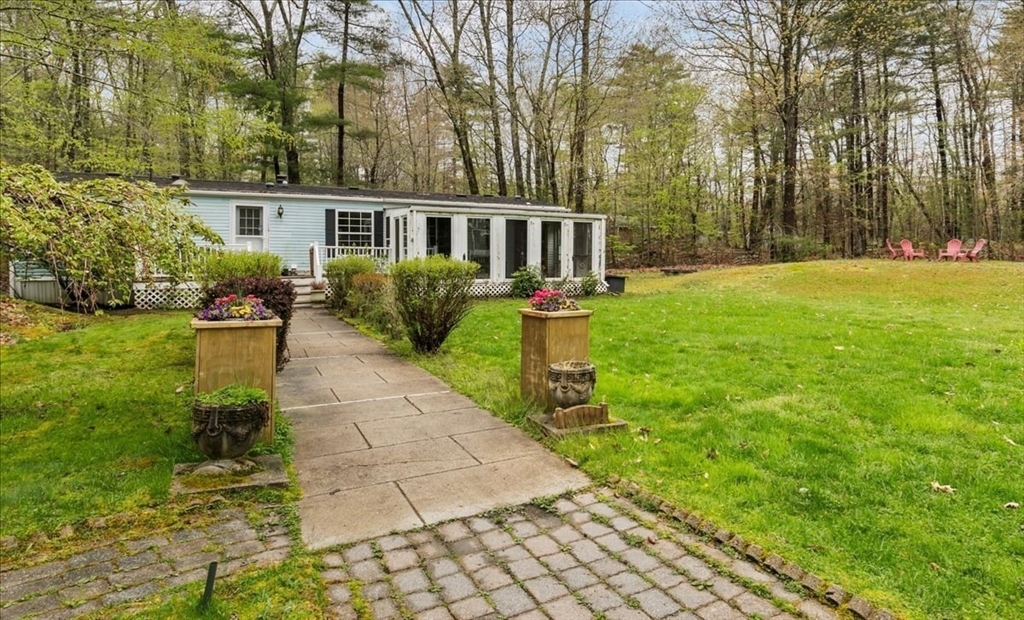84 Forest Rd