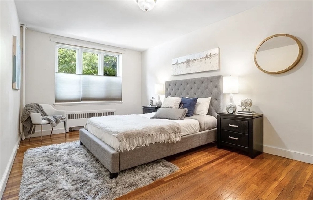 60 Sutherland # 1