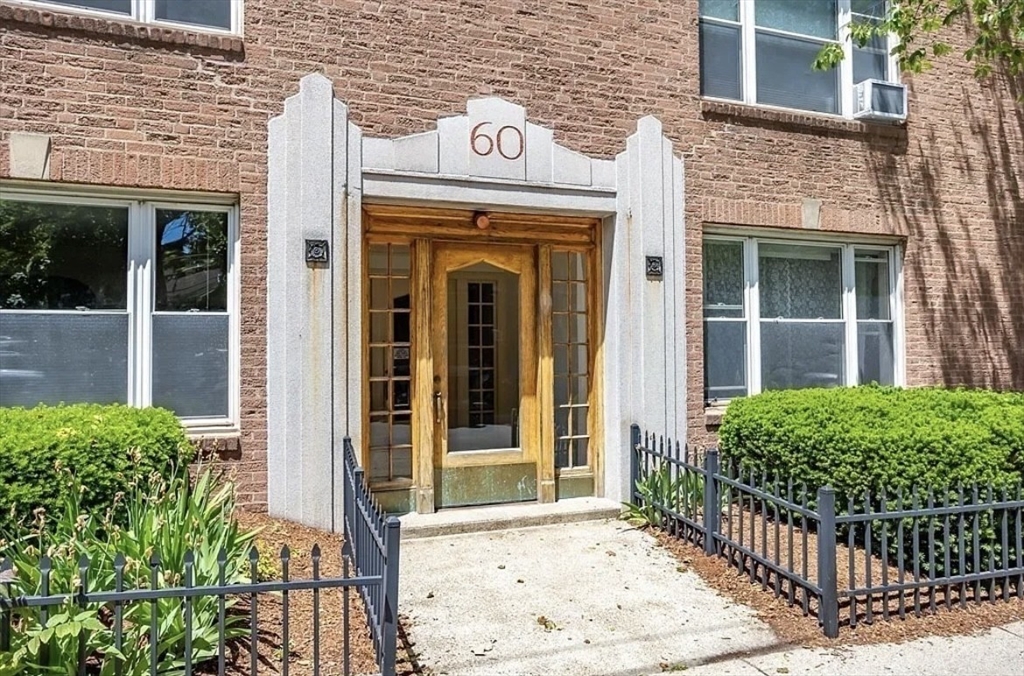 60 Sutherland # 1
