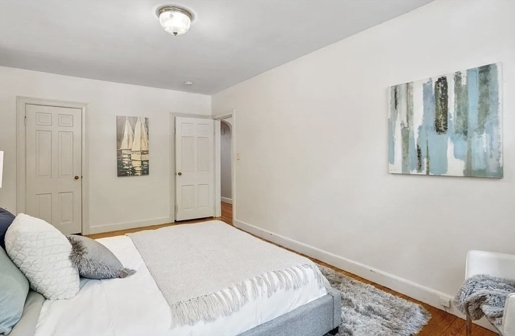 60 Sutherland # 1