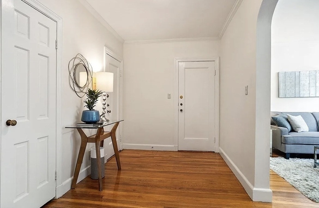 60 Sutherland # 1
