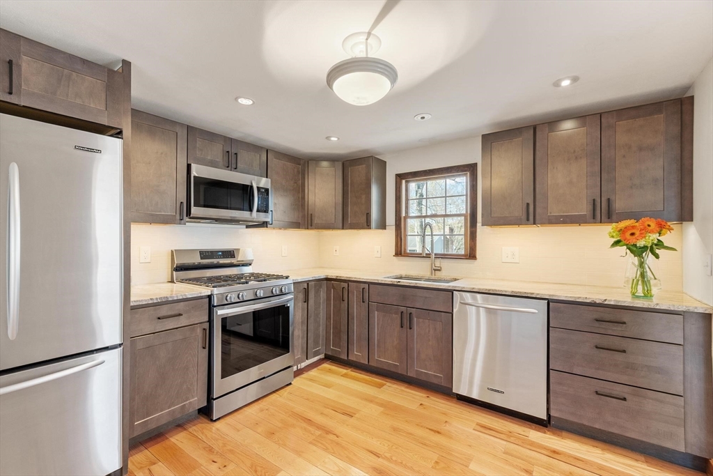 53 Longfellow Dr