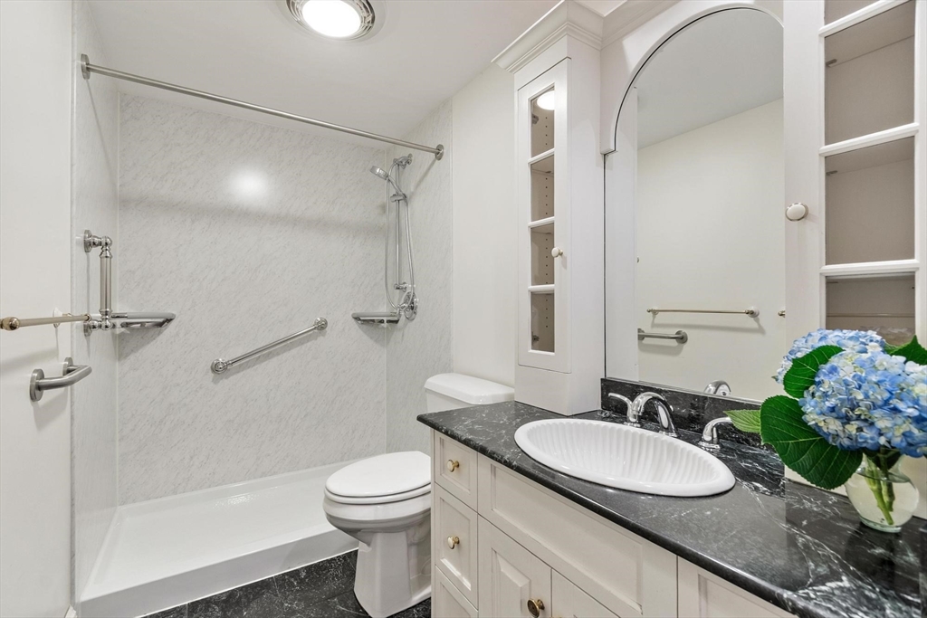 53 Longfellow Dr