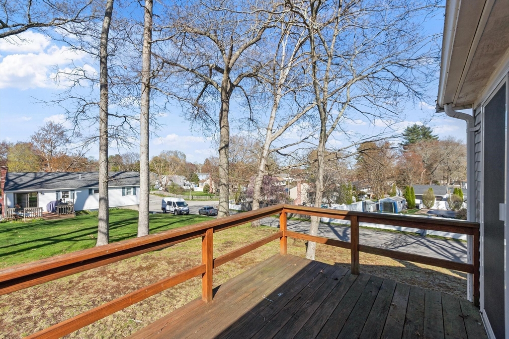 53 Longfellow Dr