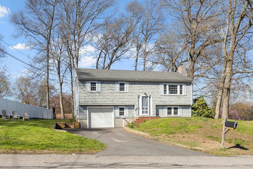 53 Longfellow Dr