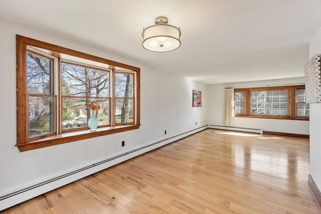 53 Longfellow Dr