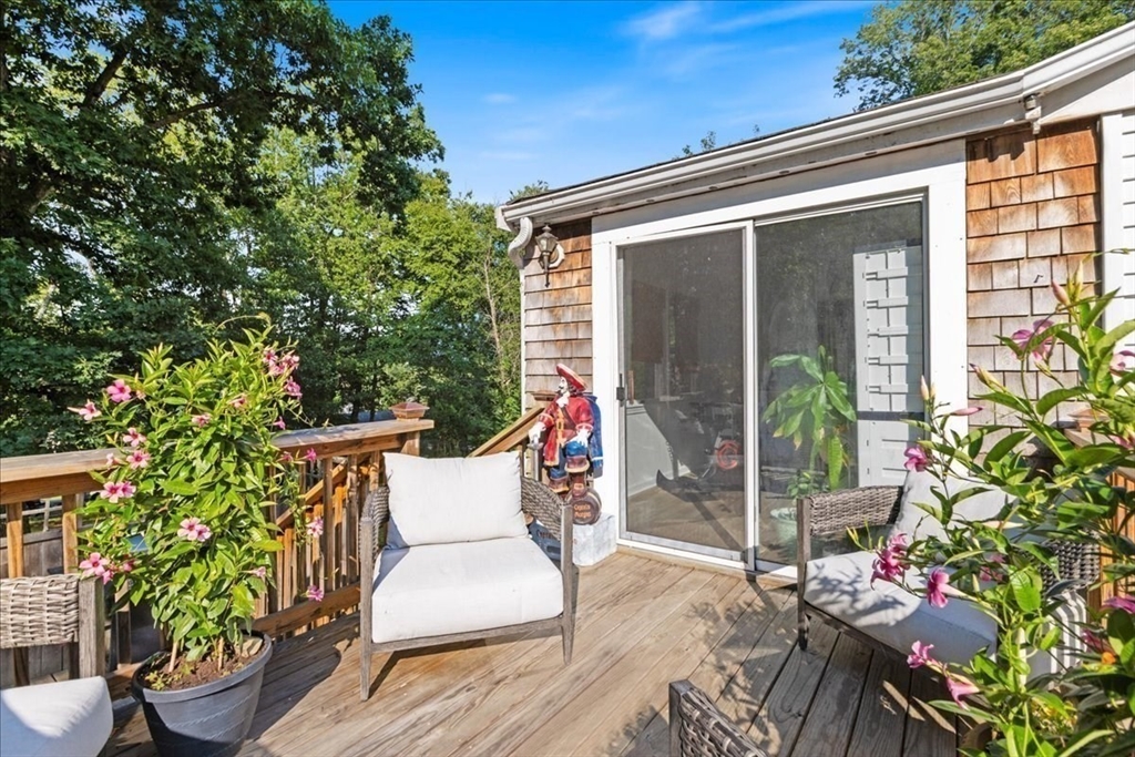 49 Longfellow Dr