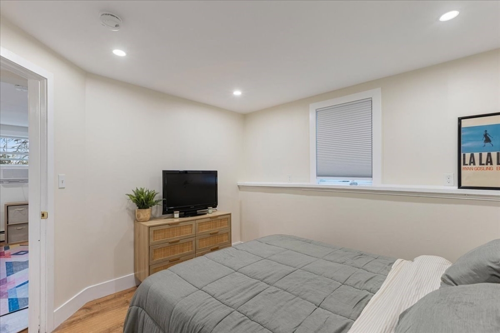 49 Longfellow Dr
