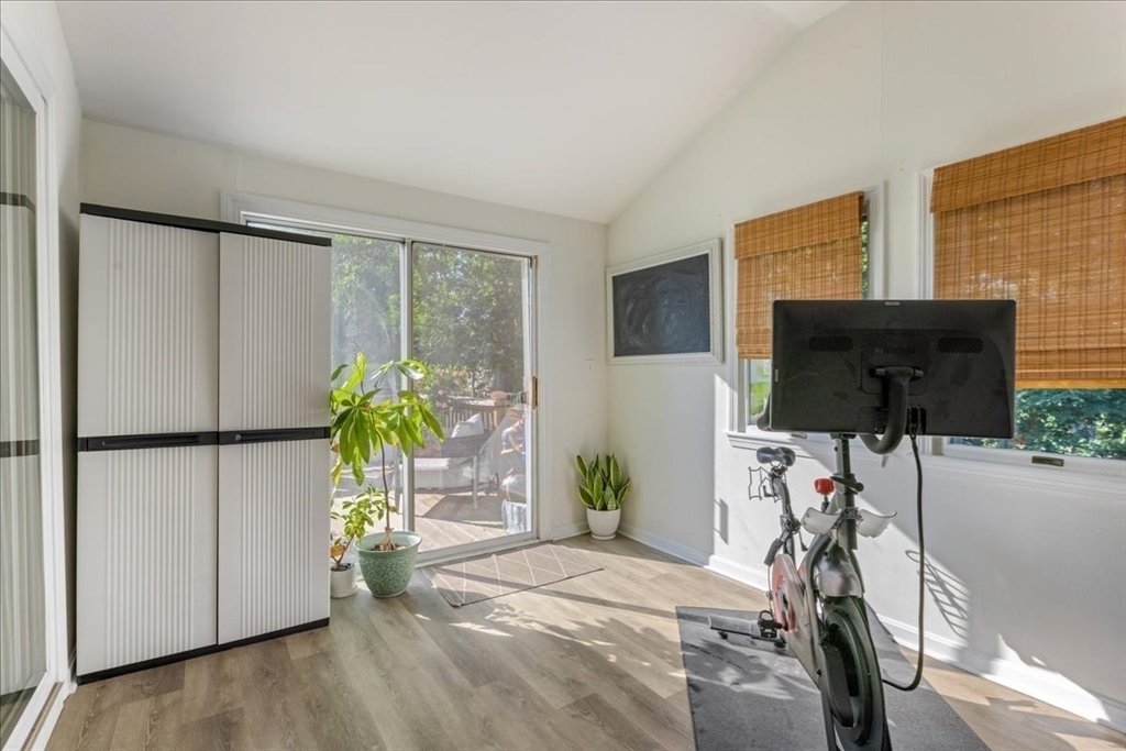 49 Longfellow Dr
