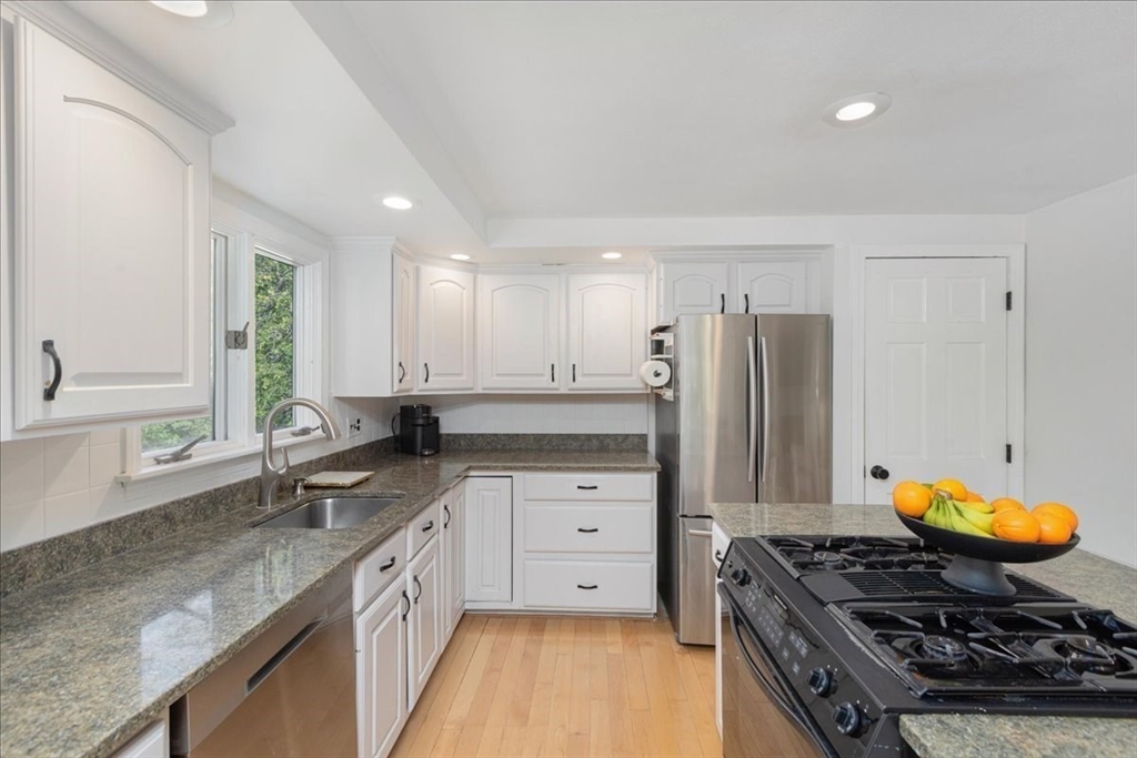 49 Longfellow Dr