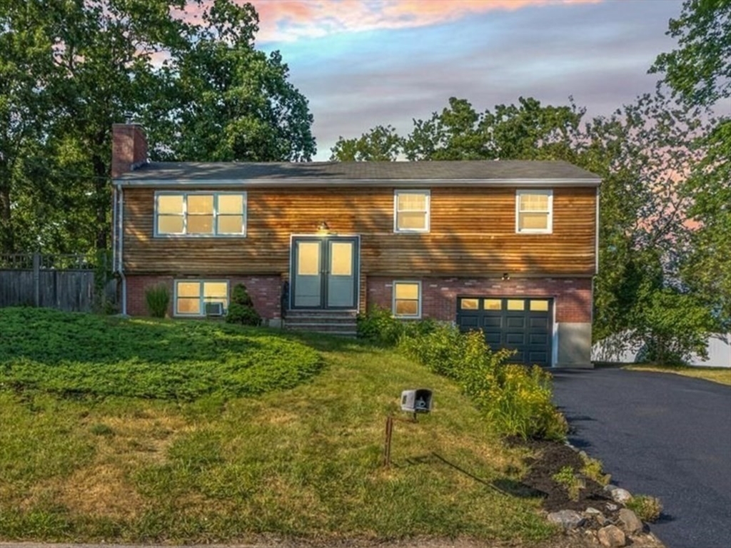 49 Longfellow Dr