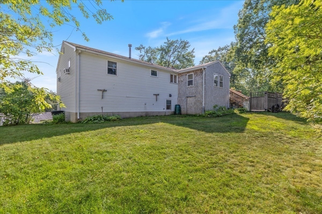 49 Longfellow Dr