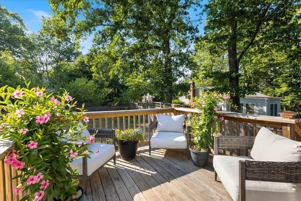 49 Longfellow Dr